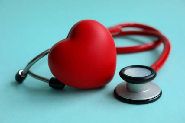  cœur et stéthoscope pour mesurer la pression artérielle